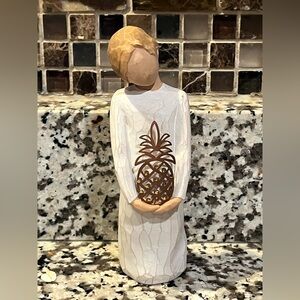 Willow Tree Gracious A Warm Welcome From Me To You 5.5"Figurine Demdaco 2014 EUC